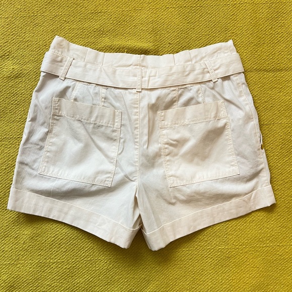 LOFT NWT, belted shorts 4” inseam, cream, size 0 - Picture 2 of 4